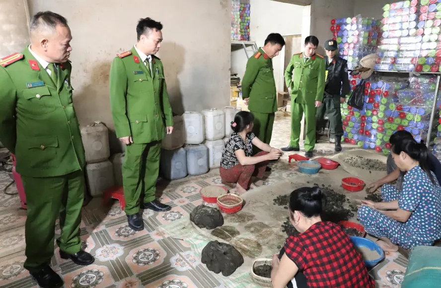 Bột ng&ocirc;, bột nếp trộn thuốc t&acirc;n dược, dựng nh&atilde;n &ldquo;đ&ocirc;ng y cổ truyền&rdquo; để lừa người ti&ecirc;u d&ugrave;ng- Ảnh 1.