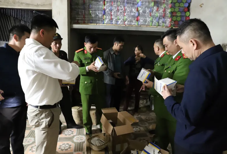 Bột ng&ocirc;, bột nếp trộn thuốc t&acirc;n dược, dựng nh&atilde;n &ldquo;đ&ocirc;ng y cổ truyền&rdquo; để lừa người ti&ecirc;u d&ugrave;ng- Ảnh 2.