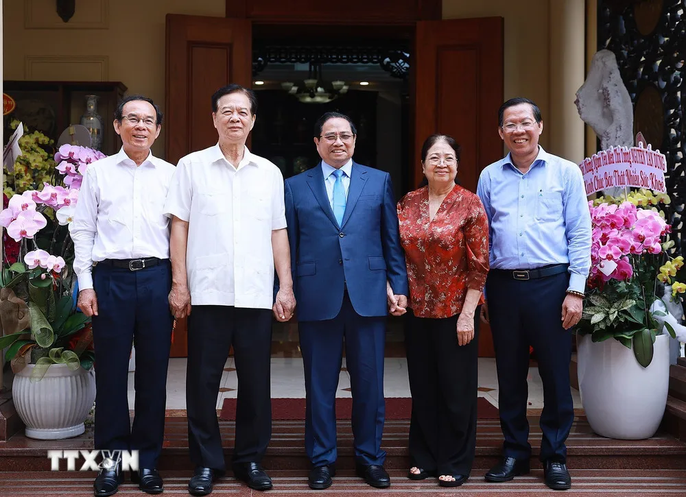 Thủ tướng ch&uacute;c Tết gia đ&igrave;nh nguy&ecirc;n l&atilde;nh đạo Đảng, Nh&agrave; nước qua c&aacute;c thời kỳ - Ảnh 3.
