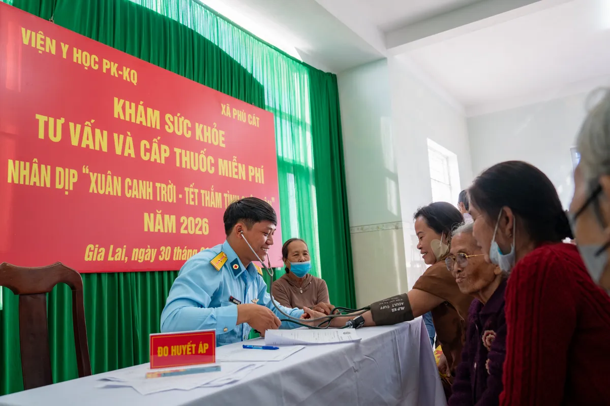 M&ugrave;a xu&acirc;n của kỷ nguy&ecirc;n mới: Khi &yacute; Đảng h&ograve;a quyện c&ugrave;ng l&ograve;ng d&acirc;n - Ảnh 3.