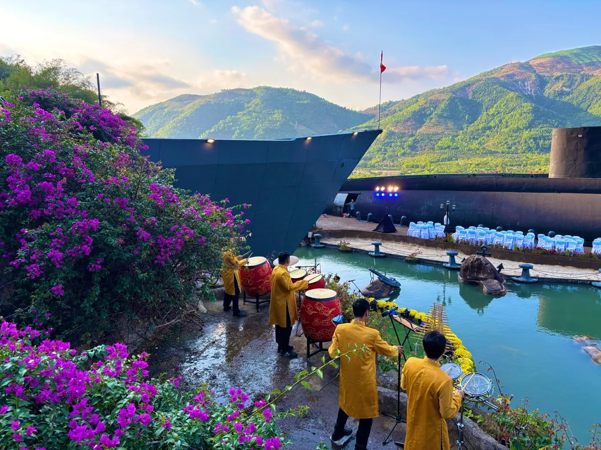 Kh&aacute;m ph&aacute; t&agrave;u ngầm khổng lồ giữa n&uacute;i rừng Kh&aacute;nh H&ograve;a- Ảnh 1.