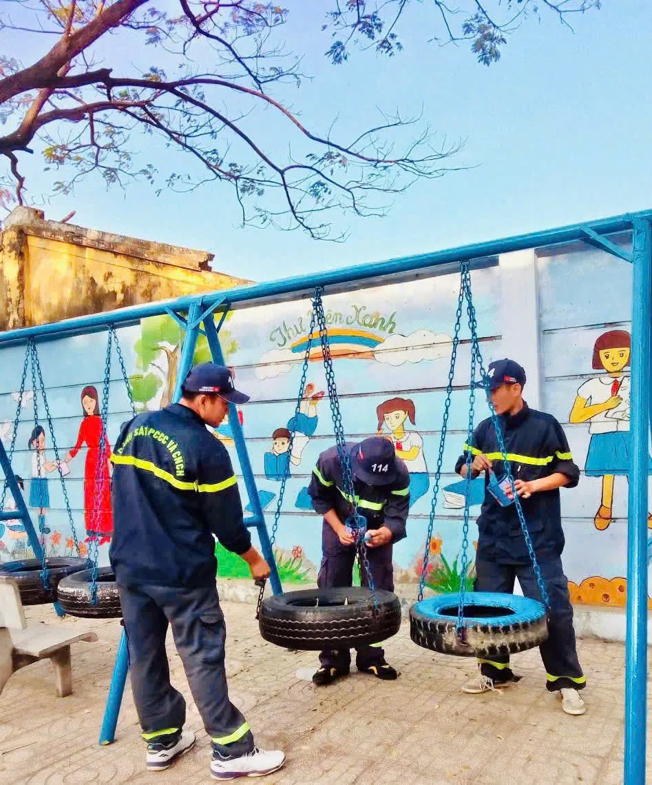 Tuổi trẻ Công an Lâm Đồng: Mang "Xuân tình nguyện" về với biển đảo quê hương - Ảnh 5.