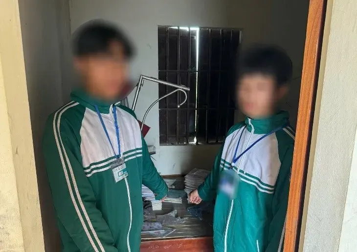 Triệt ph&aacute; nh&oacute;m thanh thiếu ni&ecirc;n sản xuất, bu&ocirc;n b&aacute;n ph&aacute;o nổ n&uacute;p b&oacute;ng qu&agrave; Tết- Ảnh 1.