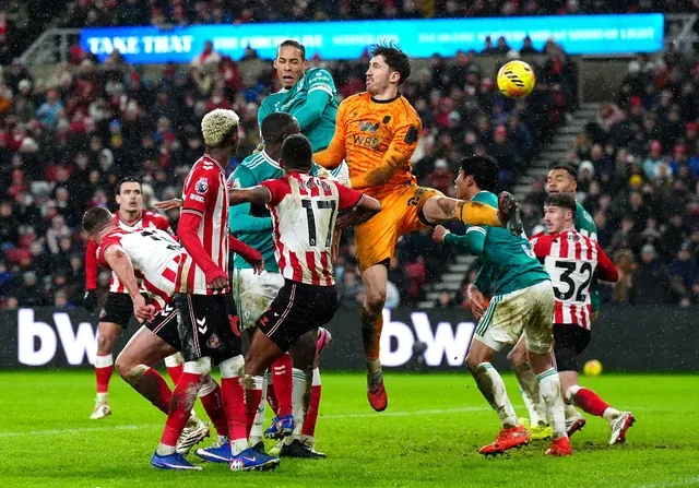 Van Dijk ghi b&agrave;n duy nhất, Liverpool nhọc nhằn hạ Sunderland- Ảnh 1.