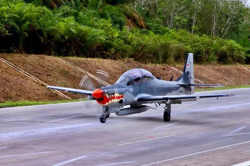 Indonesia dự định biến cao tốc th&agrave;nh đường băng khẩn cấp- Ảnh 1.