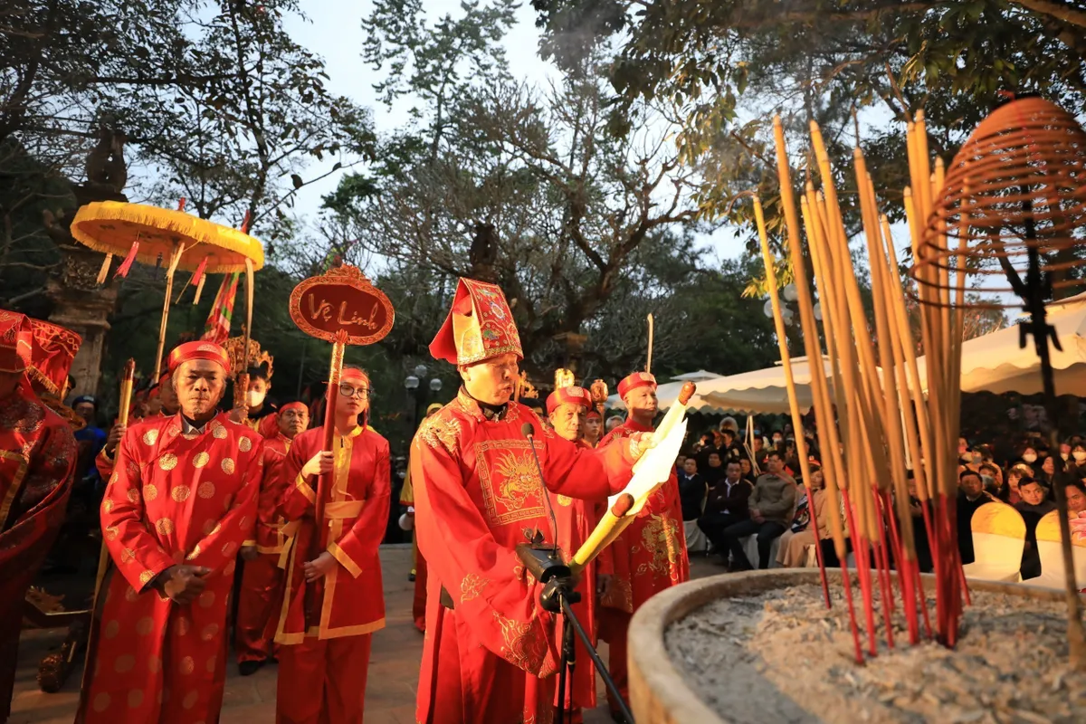 Xu&acirc;n về trảy hội mu&ocirc;n phương- Ảnh 3.