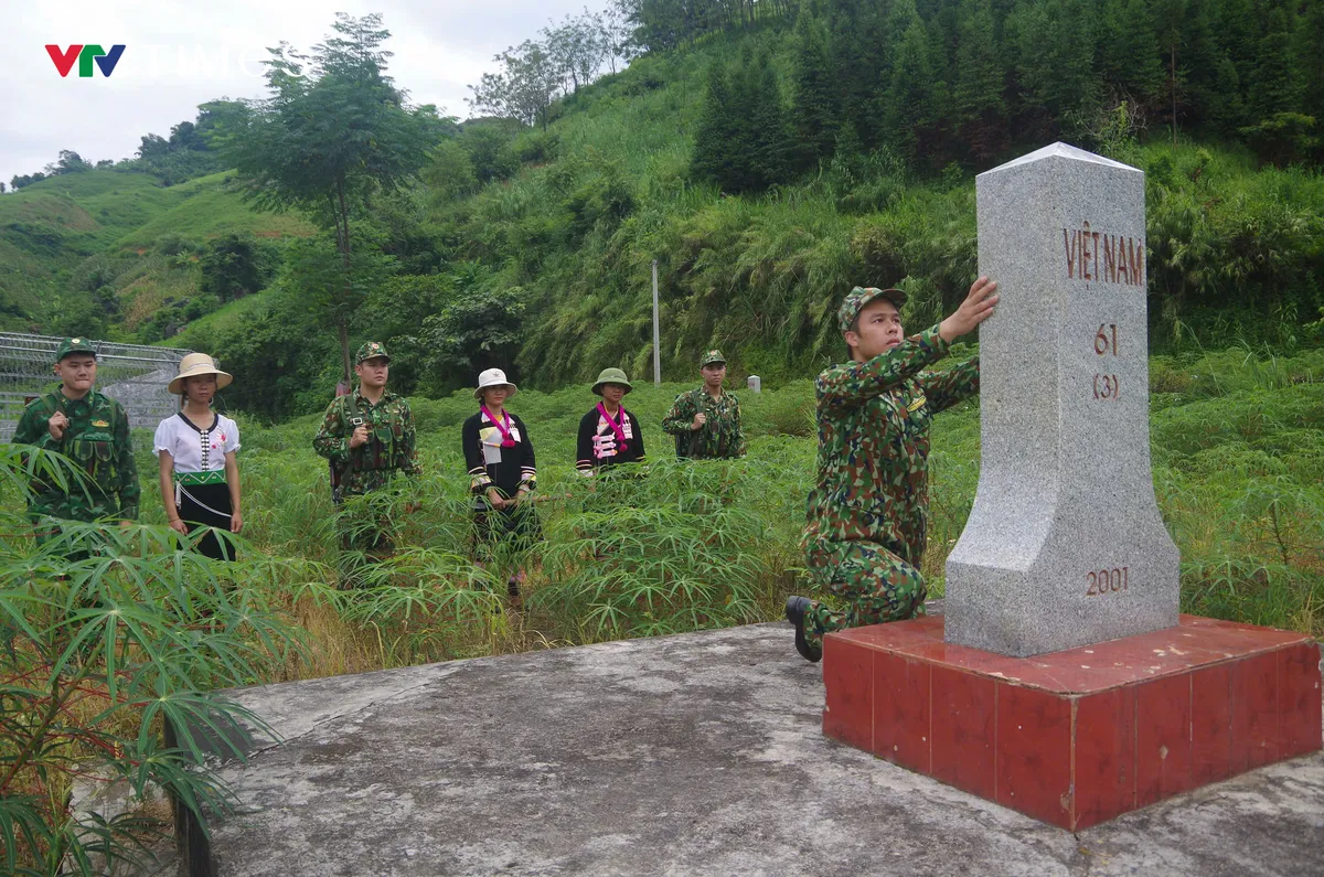 Lai Ch&acirc;u: Chung tay vun đắp thế trận l&ograve;ng d&acirc;n nơi bi&ecirc;n giới - Ảnh 7.
