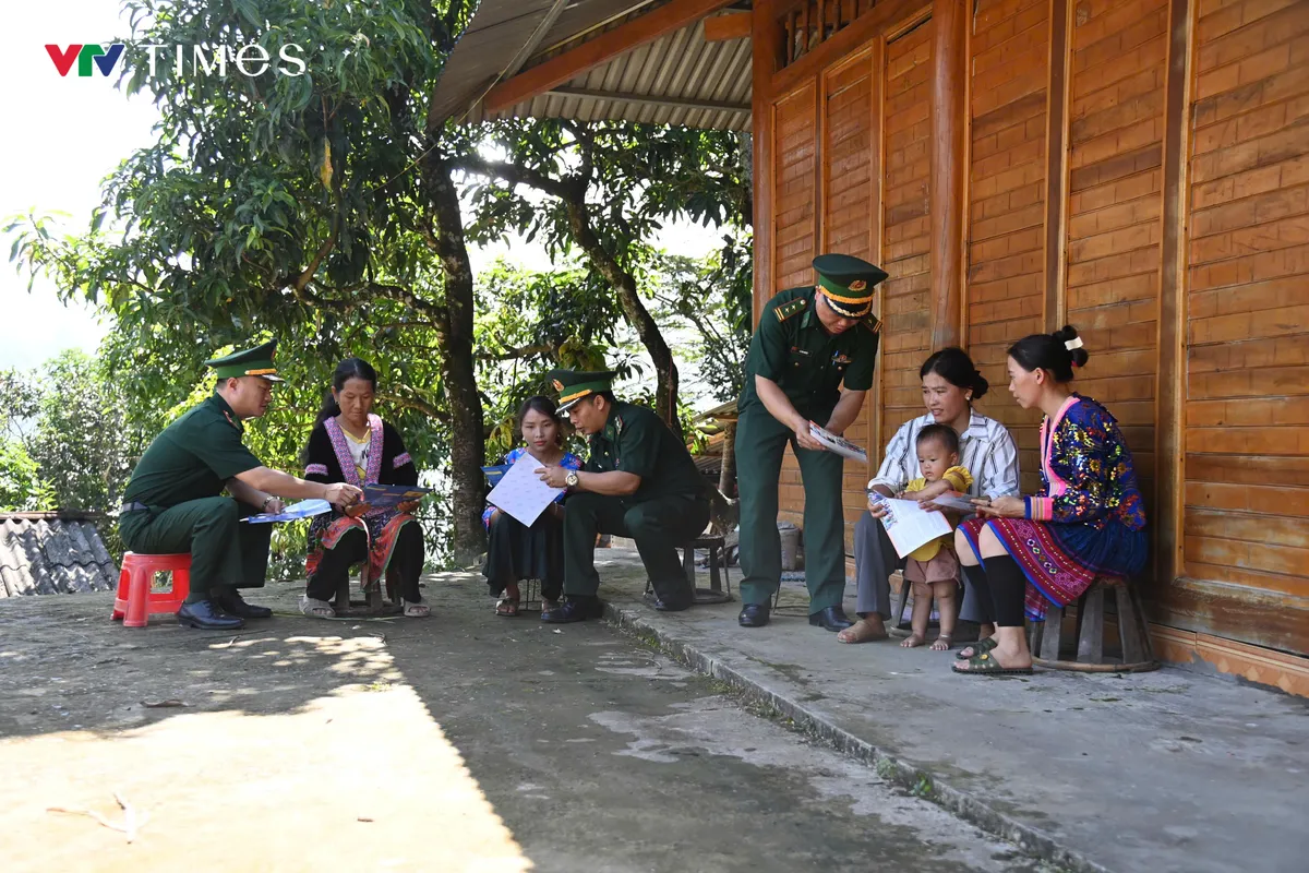 Lai Ch&acirc;u: Chung tay vun đắp thế trận l&ograve;ng d&acirc;n nơi bi&ecirc;n giới - Ảnh 4.