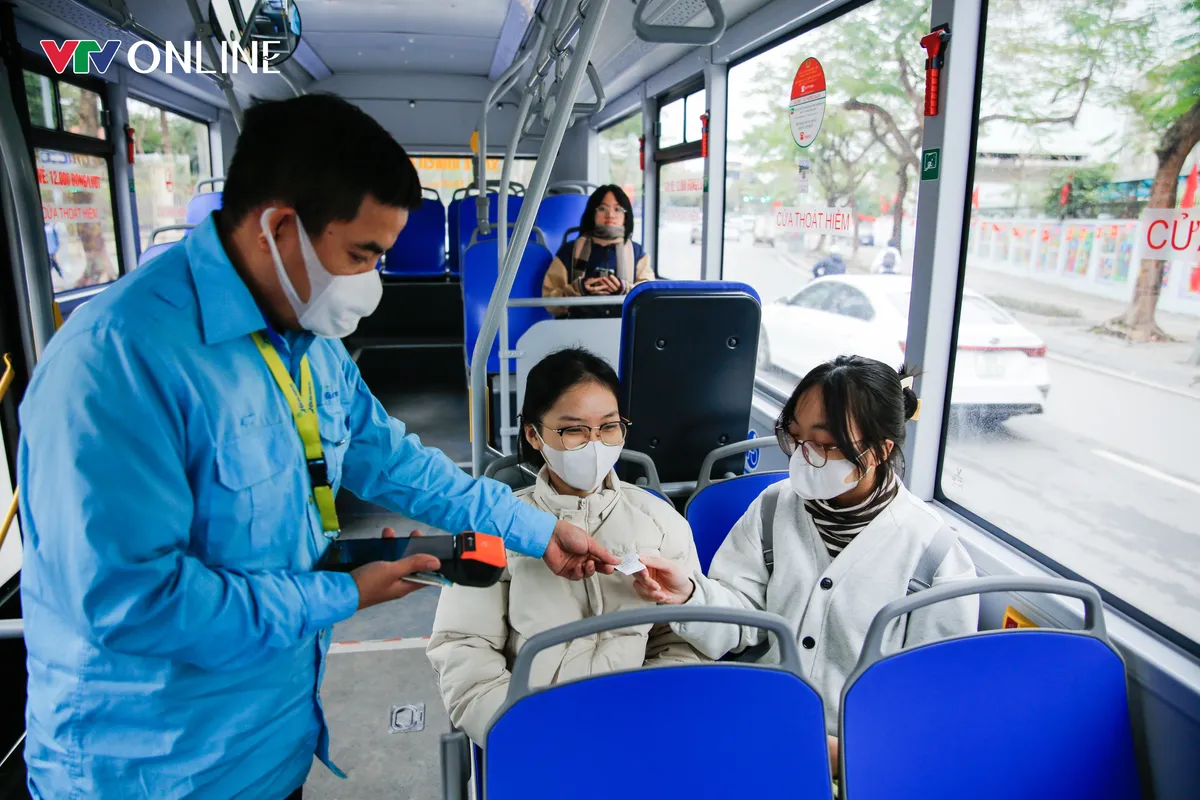 H&agrave; Nội: Miễn ph&iacute; xe bu&yacute;t, Metro 9 ng&agrave;y dịp Tết Nguy&ecirc;n đ&aacute;n 2026 - Ảnh 1.