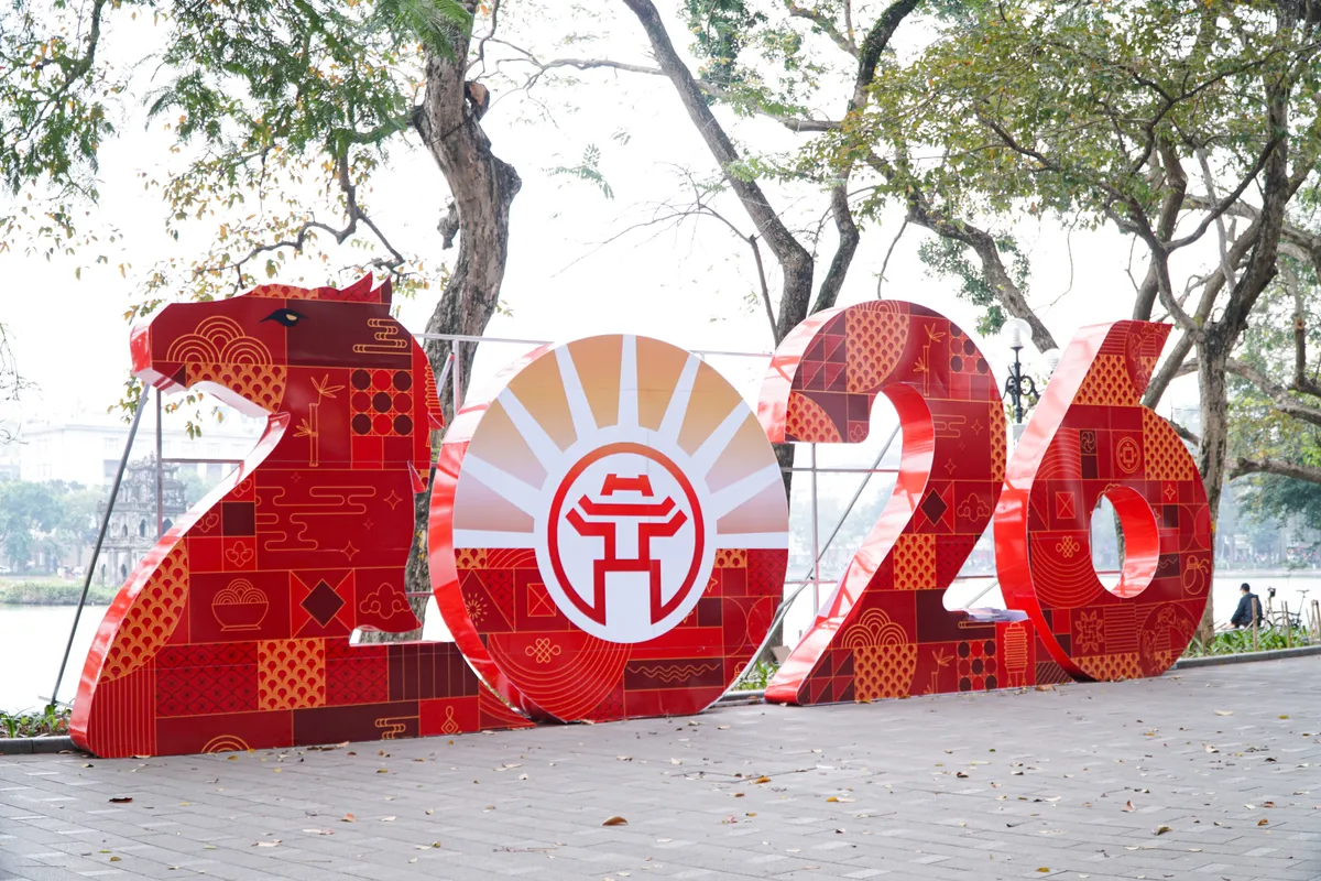 Phố phường Thủ đ&ocirc; ngập tr&agrave;n sắc xu&acirc;n  - Ảnh 3.