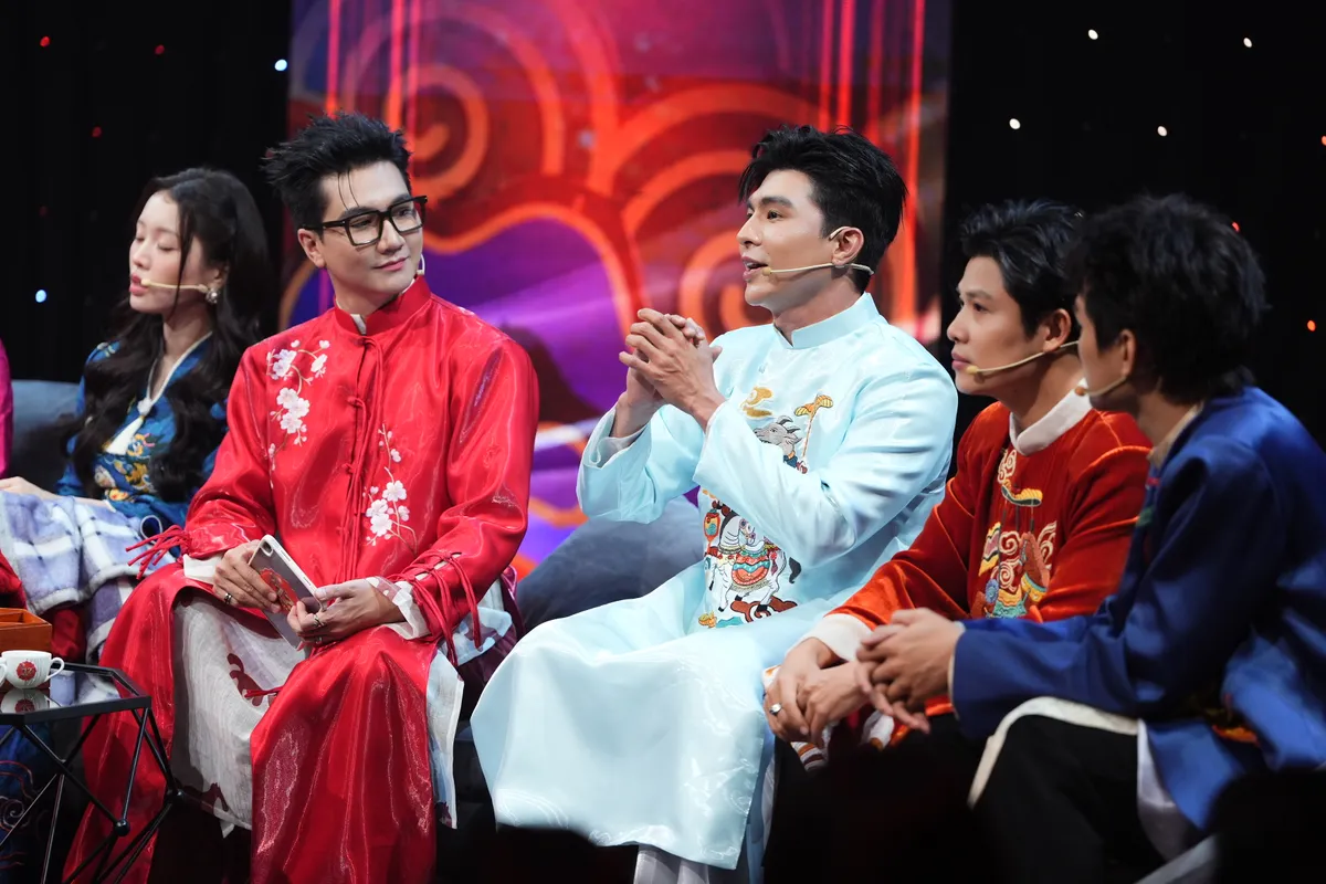 Steven Nguyễn đ&oacute;n sinh nhật bất ngờ trong hậu trường "12 Con gi&aacute;p - Sắc xu&acirc;n"- Ảnh 3.