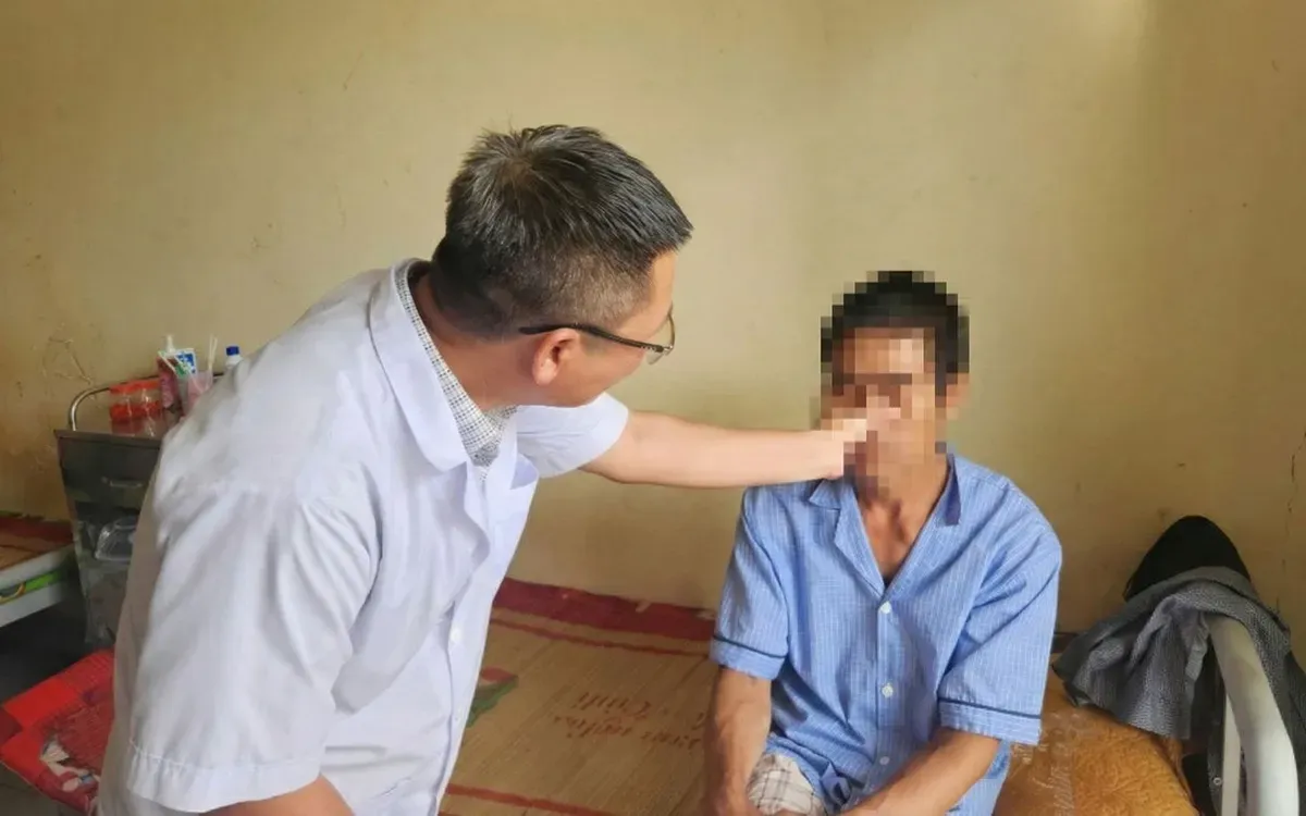 Lạm dụng rượu k&eacute;o d&agrave;i dễ g&acirc;y loạn thần, b&aacute;c sĩ cảnh b&aacute;o nguy cơ sảng rượu nguy hiểm- Ảnh 1.