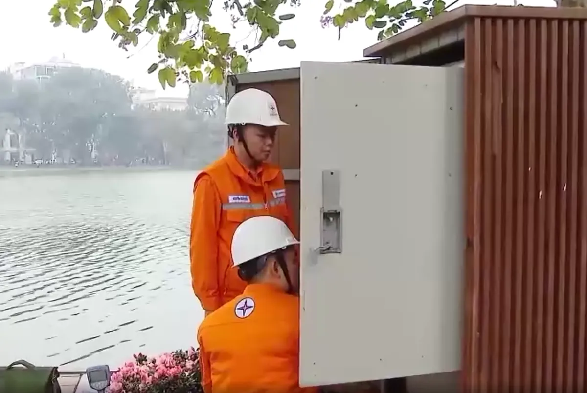 Đảm bảo an to&agrave;n hệ thống điện dịp Tết Nguy&ecirc;n đ&aacute;n - Ảnh 2.