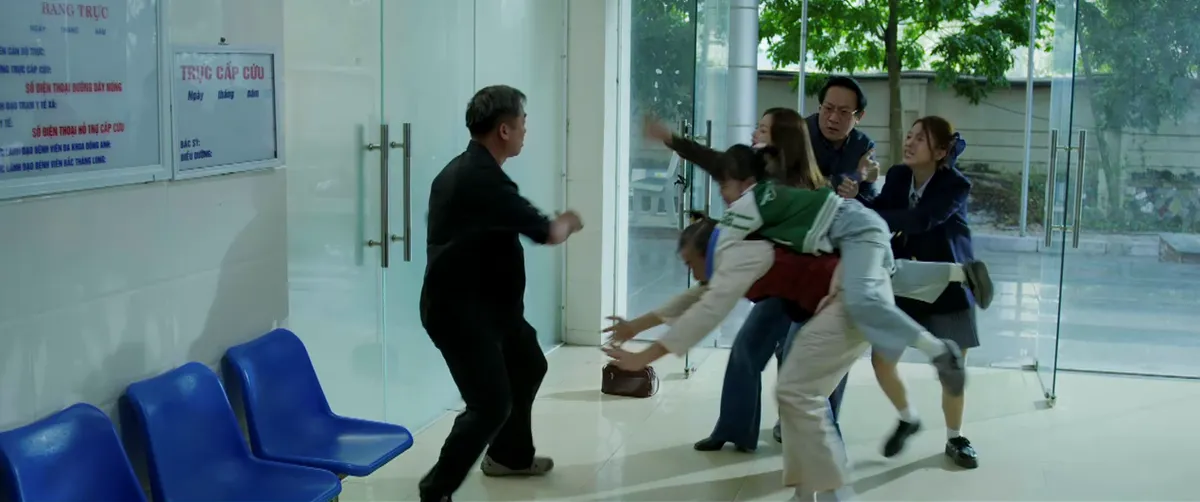 Gia đ&igrave;nh tr&aacute;i dấu - Tập 33:  - Ảnh 3.