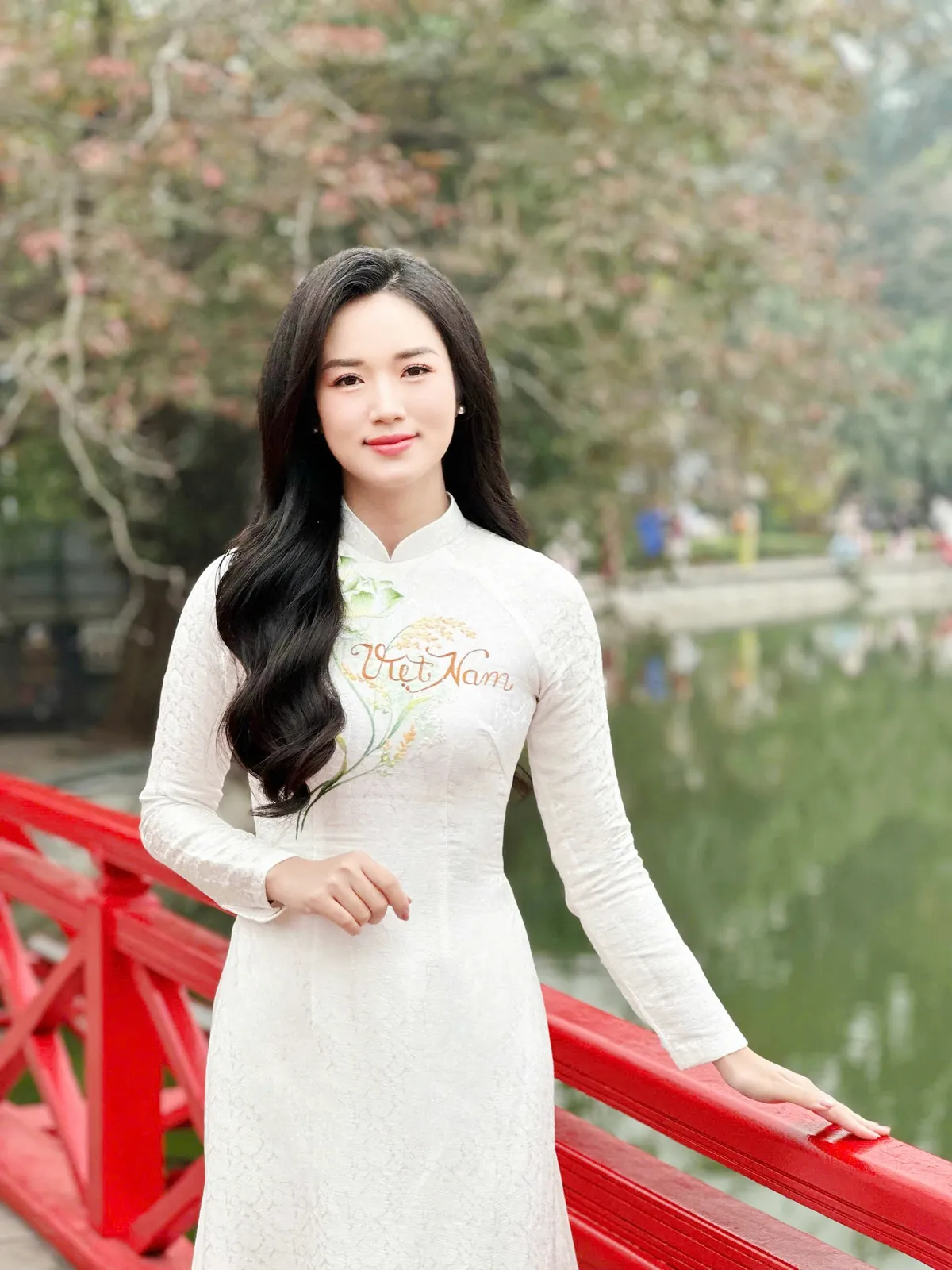 BTV Lan Chi: "Hy vọng Chiều cuối năm - Việt Nam trong t&ocirc;i sẽ để lại trong l&ograve;ng kh&aacute;n giả một dư &acirc;m ấm &aacute;p" - Ảnh 3.