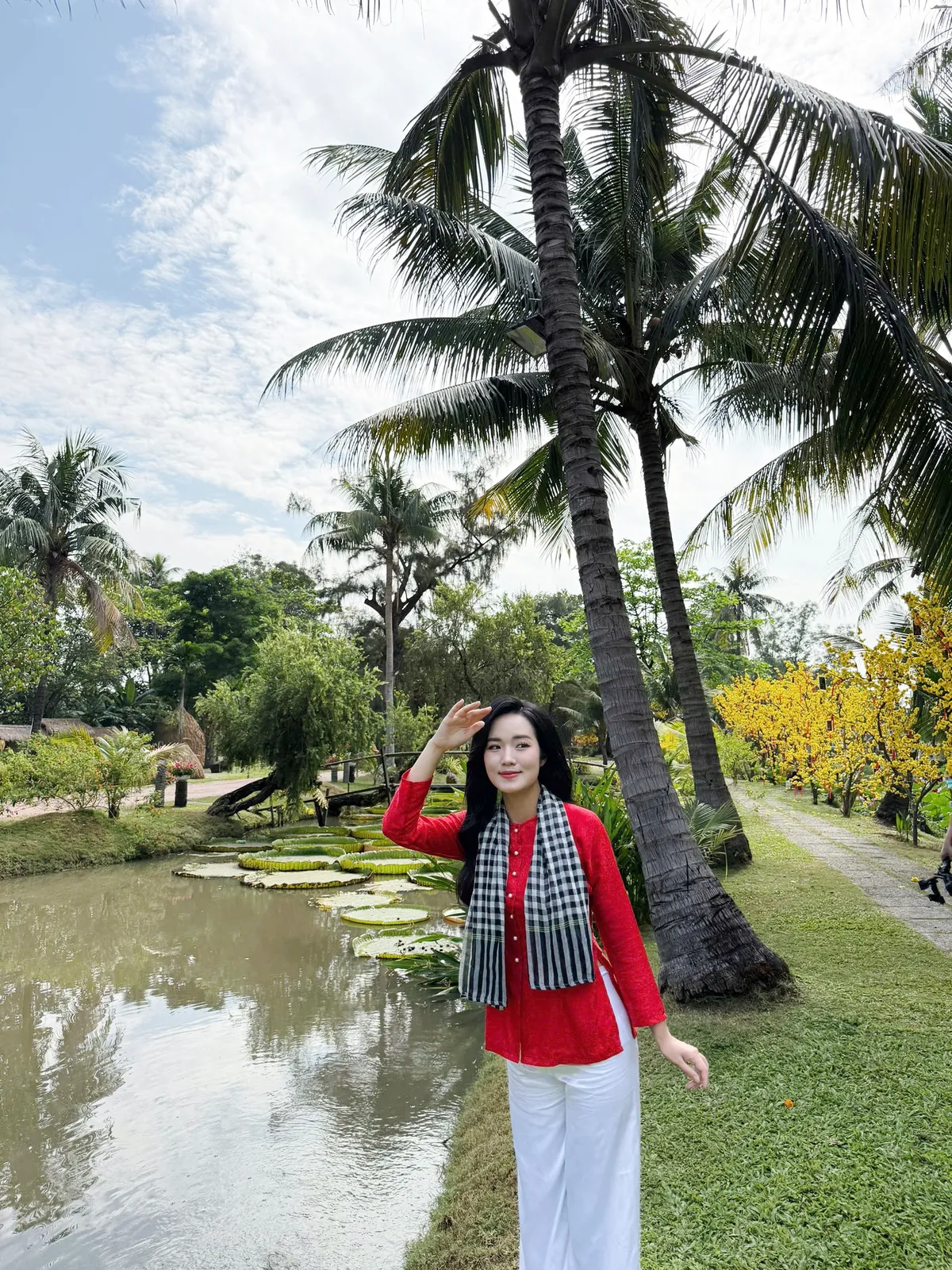 BTV Lan Chi: "Hy vọng Chiều cuối năm - Việt Nam trong t&ocirc;i sẽ để lại trong l&ograve;ng kh&aacute;n giả một dư &acirc;m ấm &aacute;p" - Ảnh 2.