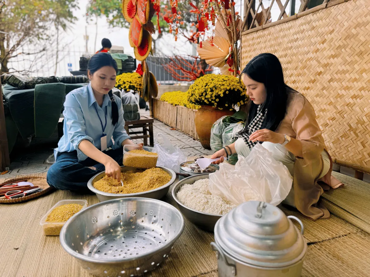 Lan tỏa y&ecirc;u thương qua những chiếc b&aacute;nh Tết nghĩa t&igrave;nh- Ảnh 1.