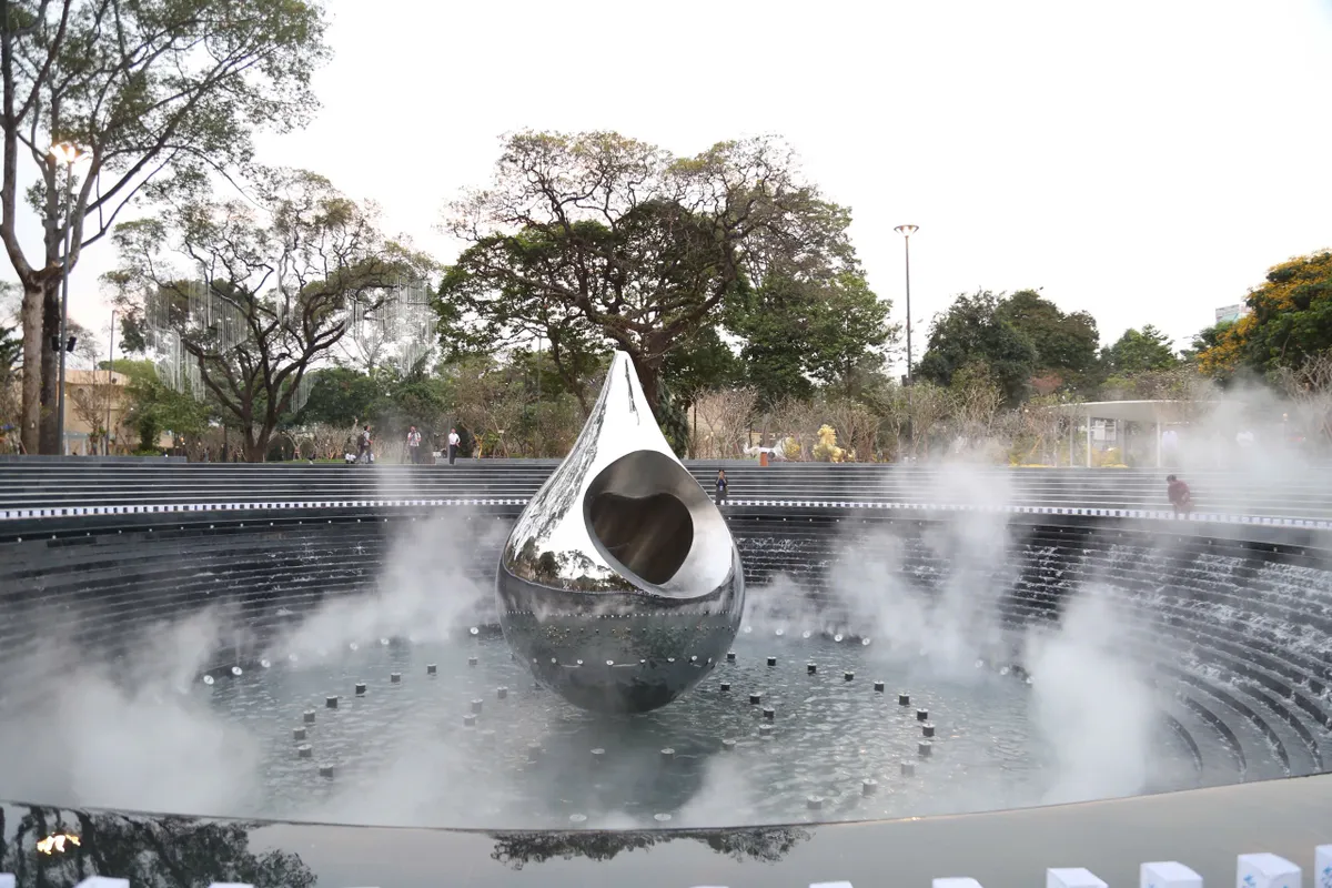 TP Hồ Ch&iacute; Minh kh&aacute;nh th&agrave;nh C&ocirc;ng vi&ecirc;n tưởng niệm nạn nh&acirc;n COVID-19- Ảnh 2.