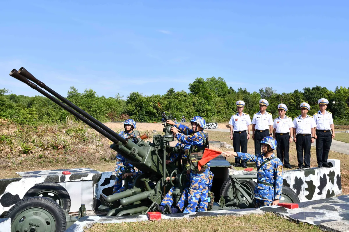 V&ugrave;ng 5 Hải qu&acirc;n: Sẵn s&agrave;ng phương &aacute;n, bảo vệ b&igrave;nh y&ecirc;n cho nh&acirc;n d&acirc;n đ&oacute;n Tết - Ảnh 1.