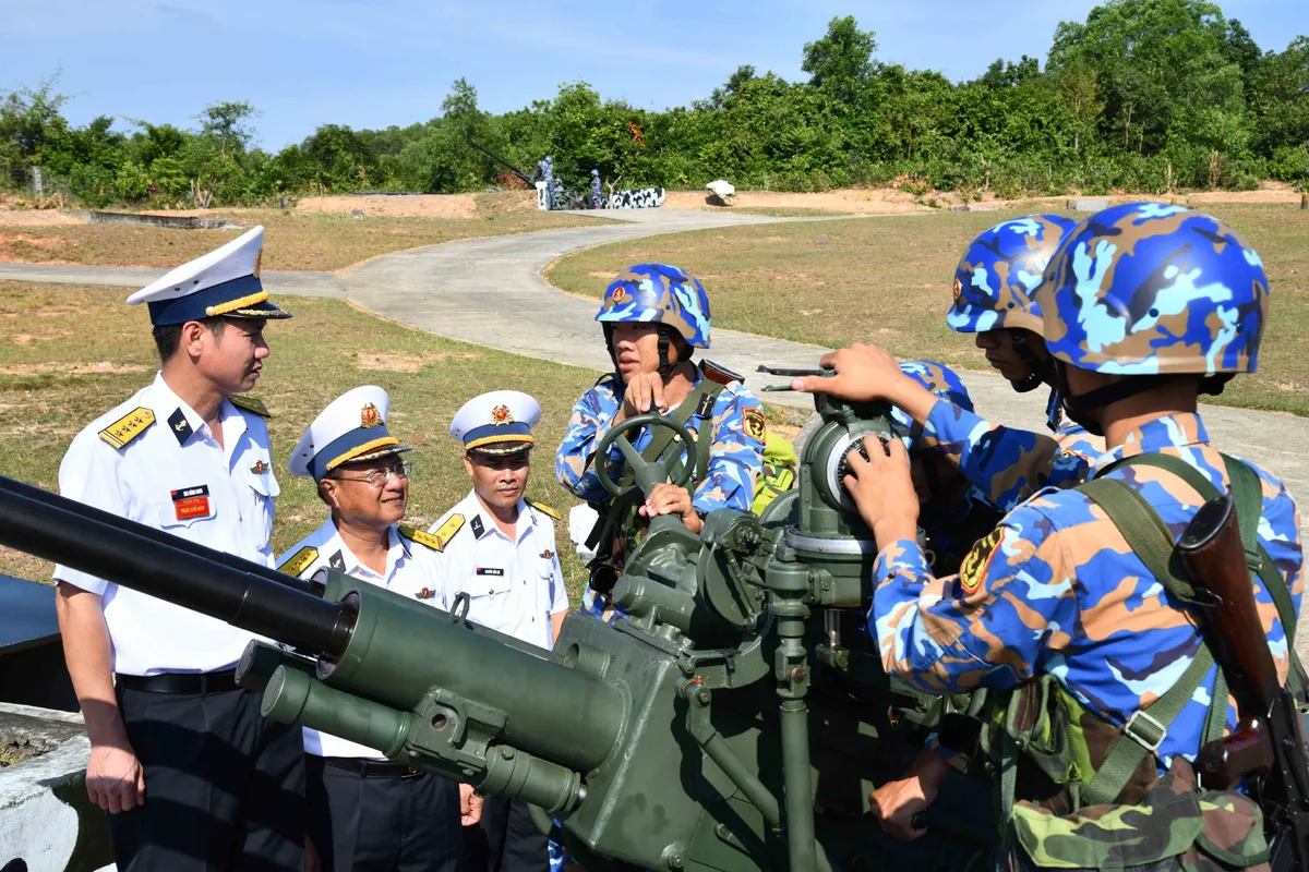 V&ugrave;ng 5 Hải qu&acirc;n: Sẵn s&agrave;ng phương &aacute;n, bảo vệ b&igrave;nh y&ecirc;n cho nh&acirc;n d&acirc;n đ&oacute;n Tết - Ảnh 2.