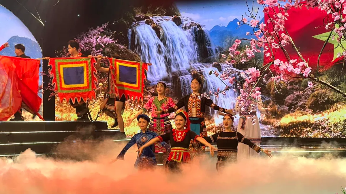 Tết với đồng b&agrave;o 2026: Từ đỉnh n&uacute;i đến đại lộ m&ugrave;a Xu&acirc;n - Ảnh 1.