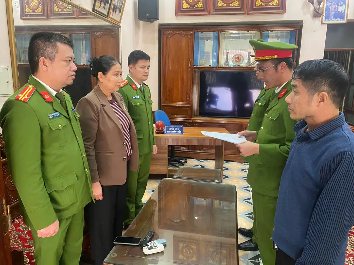 Bắt 2 gi&aacute;m đốc kinh doanh xe điện lớn nhất ở Thanh H&oacute;a- Ảnh 2.