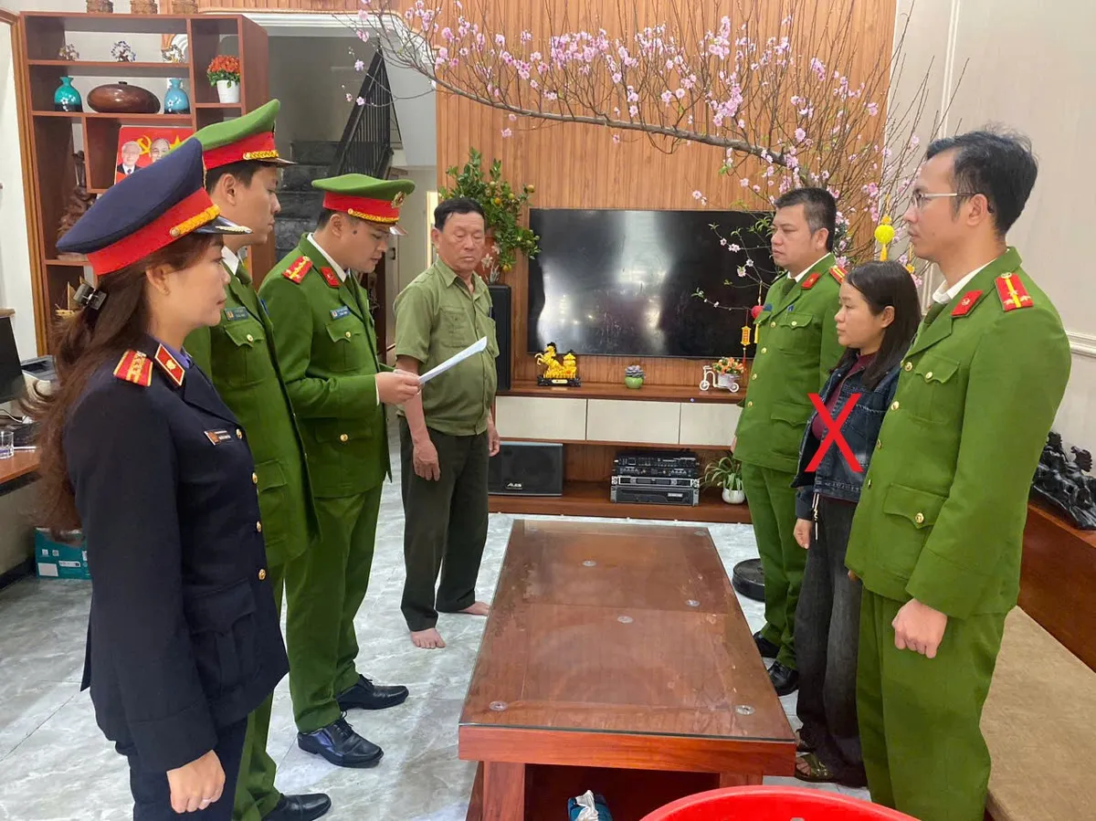 Bắt 2 gi&aacute;m đốc kinh doanh xe điện lớn nhất ở Thanh H&oacute;a- Ảnh 3.