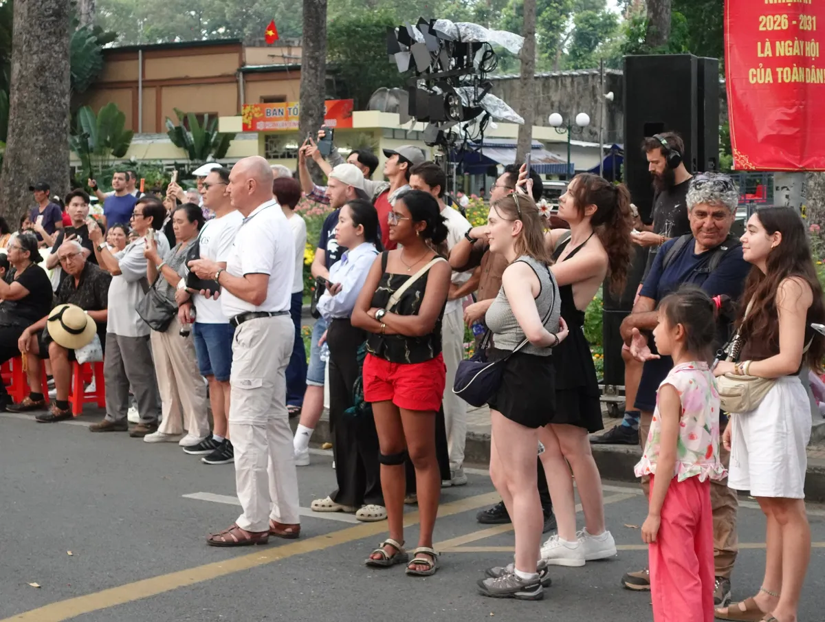 Hội hoa xuân Tao Đàn 2026: “Bản giao hưởng” của khát vọng bứt phá- Ảnh 17. Hội hoa xuân Tao Đàn 2026: “Bản giao hưởng” của khát vọng bứt phá- Ảnh 17.