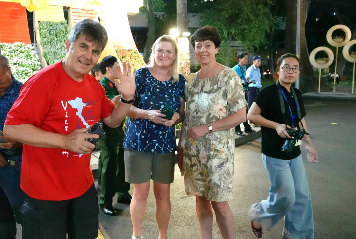 Hội hoa xuân Tao Đàn 2026: “Bản giao hưởng” của khát vọng bứt phá- Ảnh 18. Hội hoa xuân Tao Đàn 2026: “Bản giao hưởng” của khát vọng bứt phá- Ảnh 18.