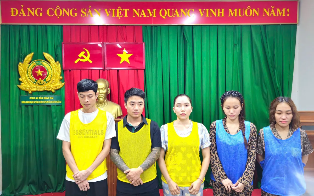 Một trong số các đối tường nằm trong đường dây lừa đảo bị bắt giữ tại cơ quan chức năng.