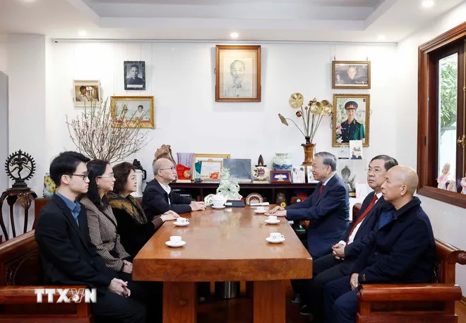 Tổng B&iacute; thư d&acirc;ng hương tưởng niệm nh&acirc;n 120 năm Ng&agrave;y sinh Thủ tướng Phạm Văn Đồng - Ảnh 1.