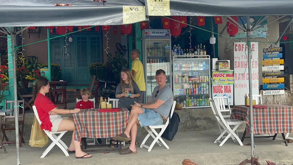 Đảo C&ugrave; Lao Ch&agrave;m rộn r&agrave;ng kh&ocirc;ng kh&iacute; Tết- Ảnh 7.