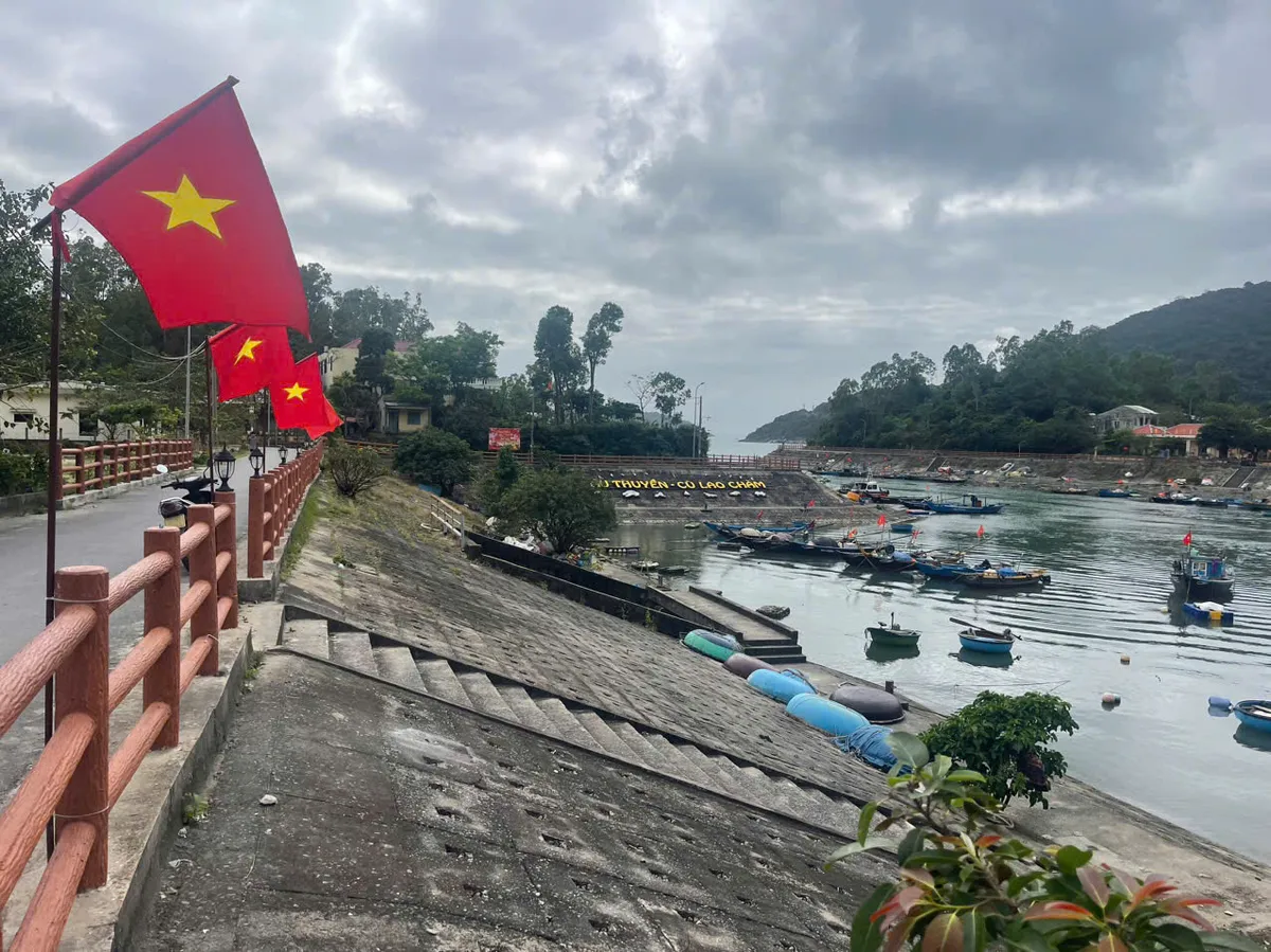 Đảo C&ugrave; Lao Ch&agrave;m rộn r&agrave;ng kh&ocirc;ng kh&iacute; Tết- Ảnh 4.