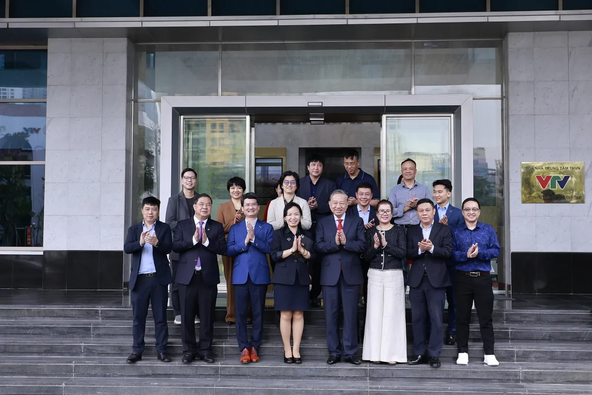 Tổng B&iacute; thư T&ocirc; L&acirc;m thăm, động vi&ecirc;n c&aacute;n bộ, ph&oacute;ng vi&ecirc;n Đ&agrave;i Truyền h&igrave;nh Việt Nam nh&acirc;n dịp Tết B&iacute;nh Ngọ - Ảnh 9.