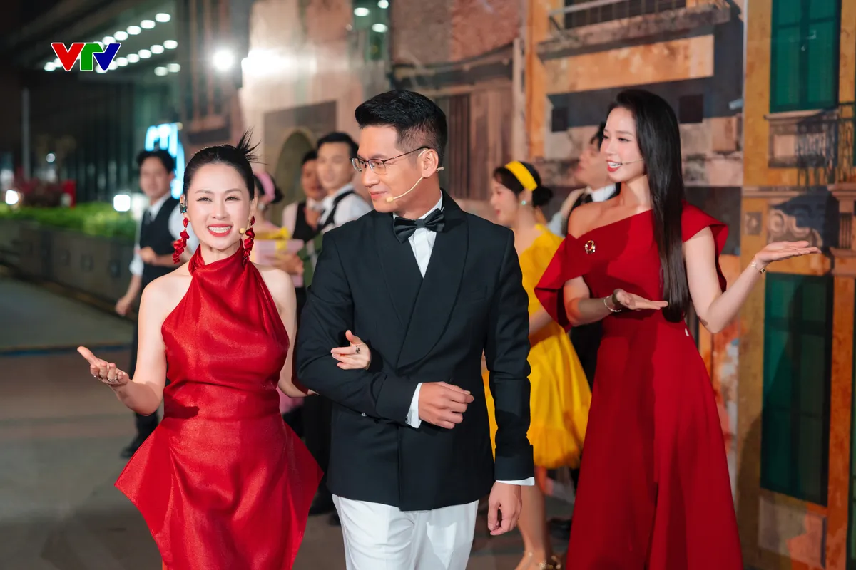 Bất ngờ khi d&agrave;n MC của VTV lần đầu tr&igrave;nh diễn nhạc kịch- Ảnh 2.