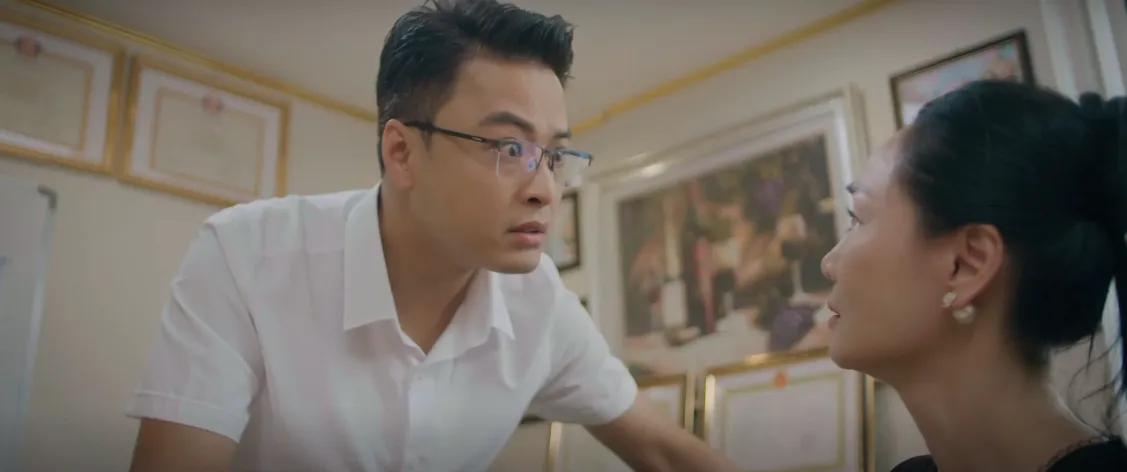 Đồng hồ đếm ngược - Tập 6: Gặp "thầy Lương 3 mắt", b&agrave; Tuyết tin m&igrave;nh bị oan hồn của chồng "&aacute;m"- Ảnh 17.