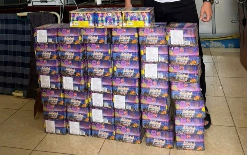 Khởi tố 12 đối tượng trong đường dây buôn bán pháo lậu xuyên quốc gia - Ảnh 2.