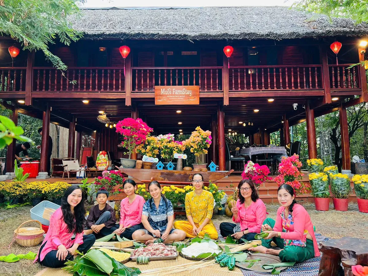 Chợ hoa Tết b&ecirc;n "bến muối" v&agrave; ng&agrave;y Xu&acirc;n ở ấp đảo Thiềng Liềng - Ảnh 7.