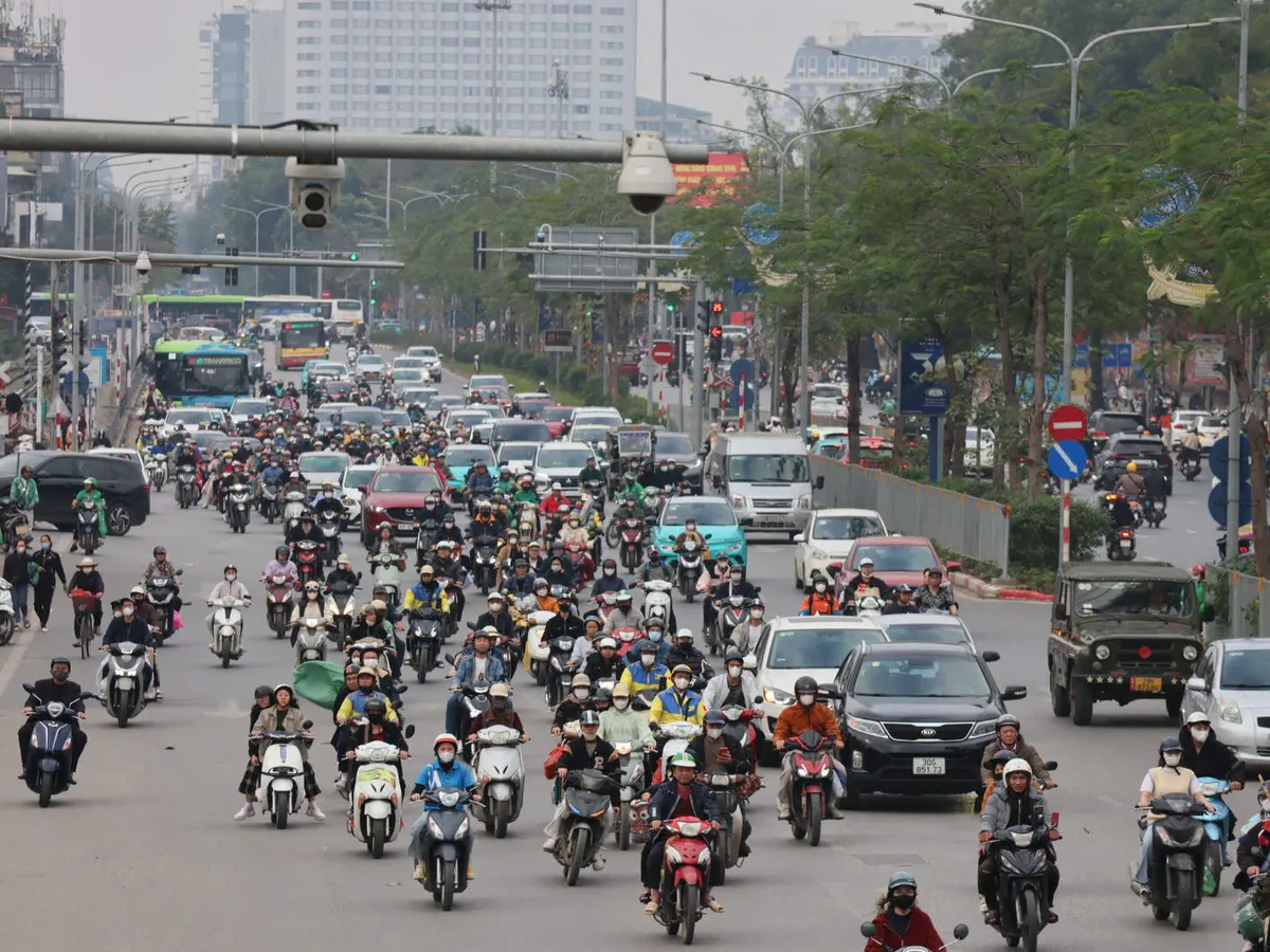 Giao th&ocirc;ng H&agrave; Nội thuận lợi ng&agrave;y đầu kỳ nghỉ Tết - Ảnh 1.