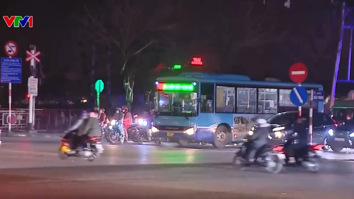 Nút giao Đỗ Mười - Giải Phóng (Hà Nội): Tình hình giao thông vào sáng sớm ổn định ngày đầu nghỉ Tết - Ảnh 1.