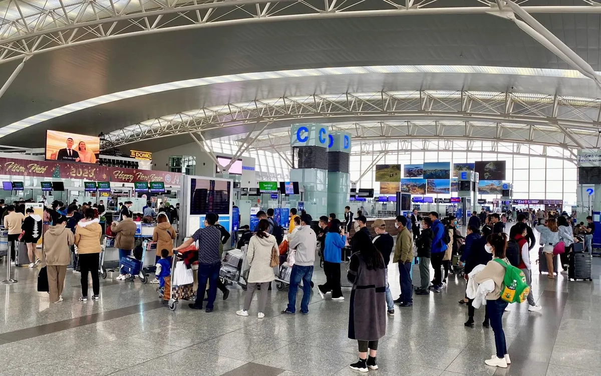 Sân bay Nội Bài đón 116.276 khách trong ngày cao điểm