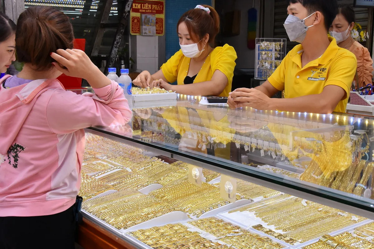 Gi&aacute; v&agrave;ng h&ocirc;m nay 14-2: Tăng mạnh trở lại- Ảnh 1.