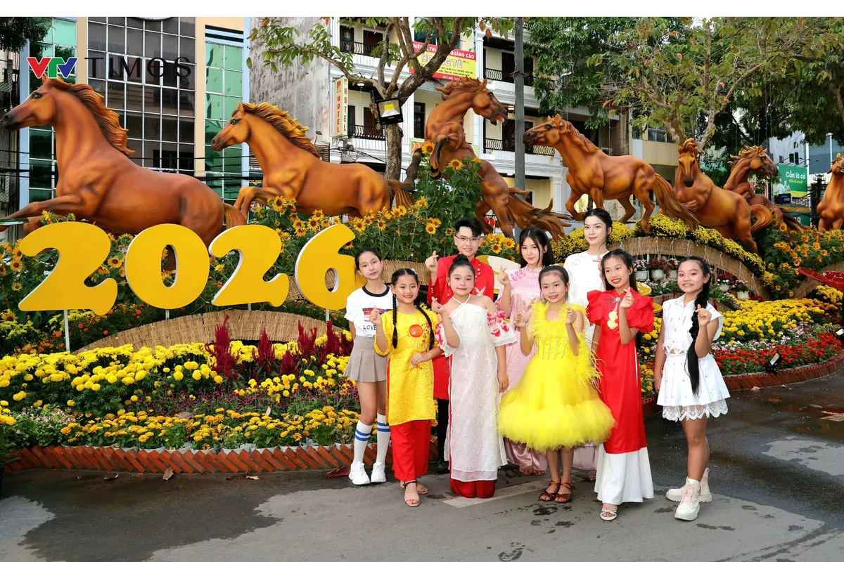 Hơn 50.000 chậu hoa khoe sắc tại Đường hoa Cần Thơ 2026 - Ảnh 3.