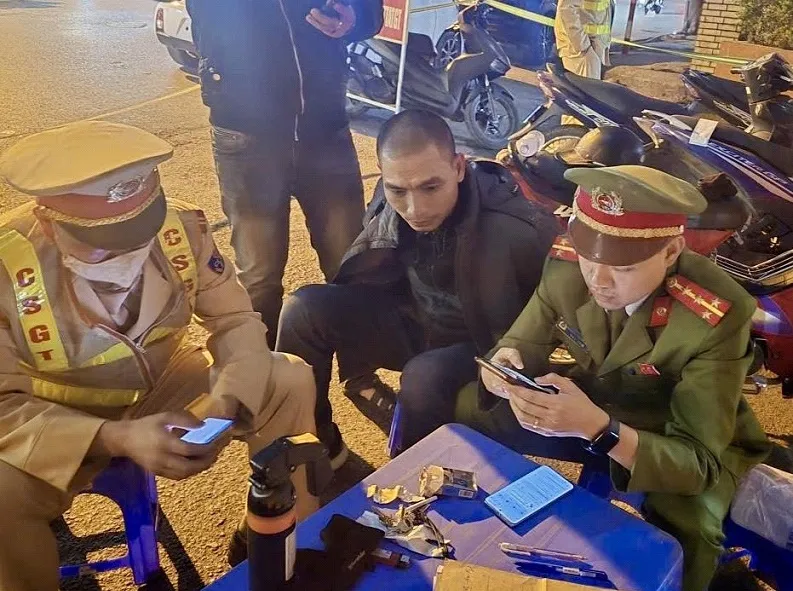 H&agrave; Nội: CSGT kịp thời ngăn chặn vụ trộm xe tr&ecirc;n địa b&agrave;n Ph&uacute; Diễn  - Ảnh 1.