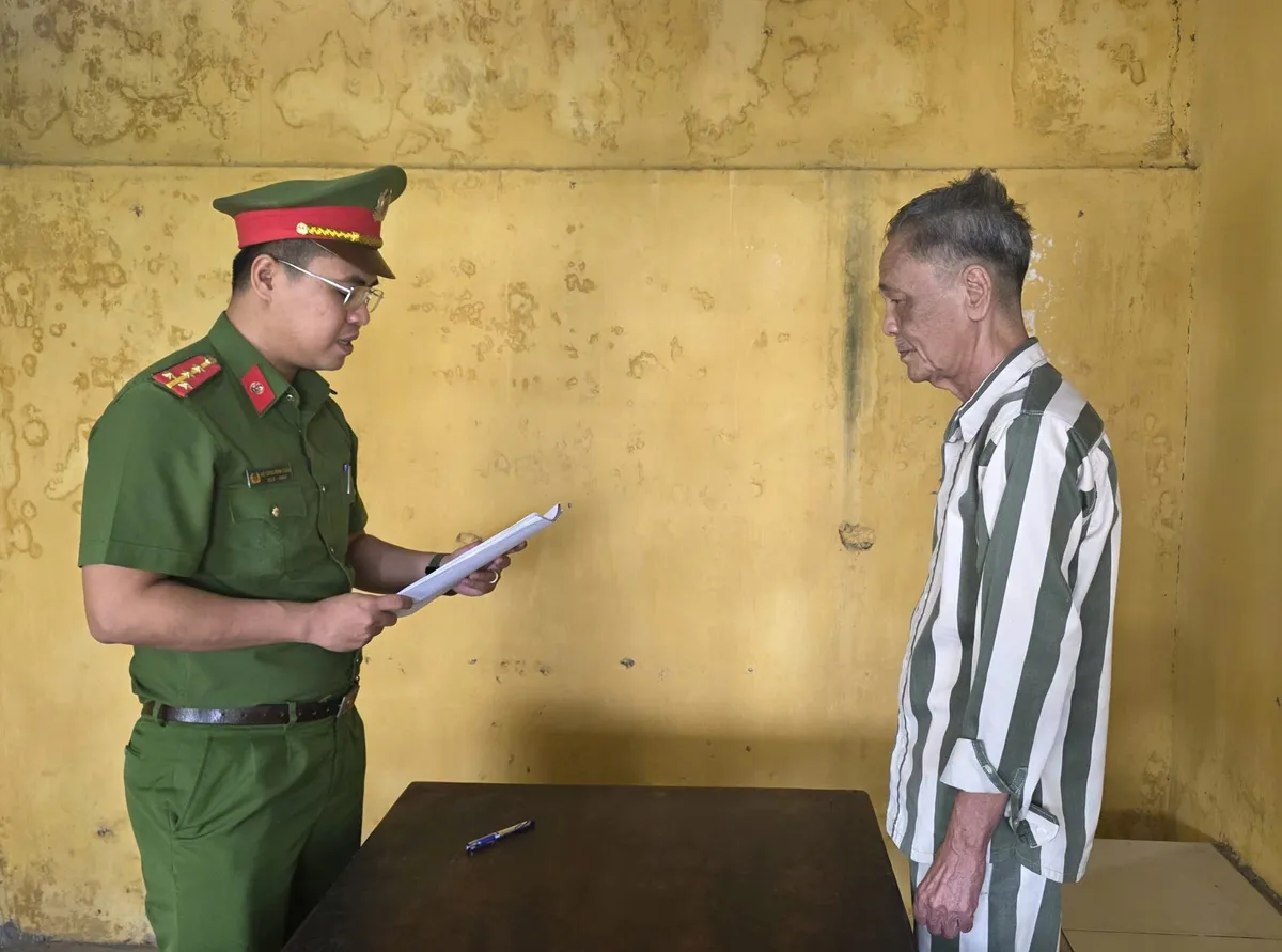 Đà Nẵng: Khởi tố 2 nguyên cán bộ phường Hòa Khánh vì làm giả hồ sơ đất- Ảnh 1. Đà Nẵng: Khởi tố 2 nguyên cán bộ phường Hòa Khánh vì làm giả hồ sơ đất- Ảnh 1.