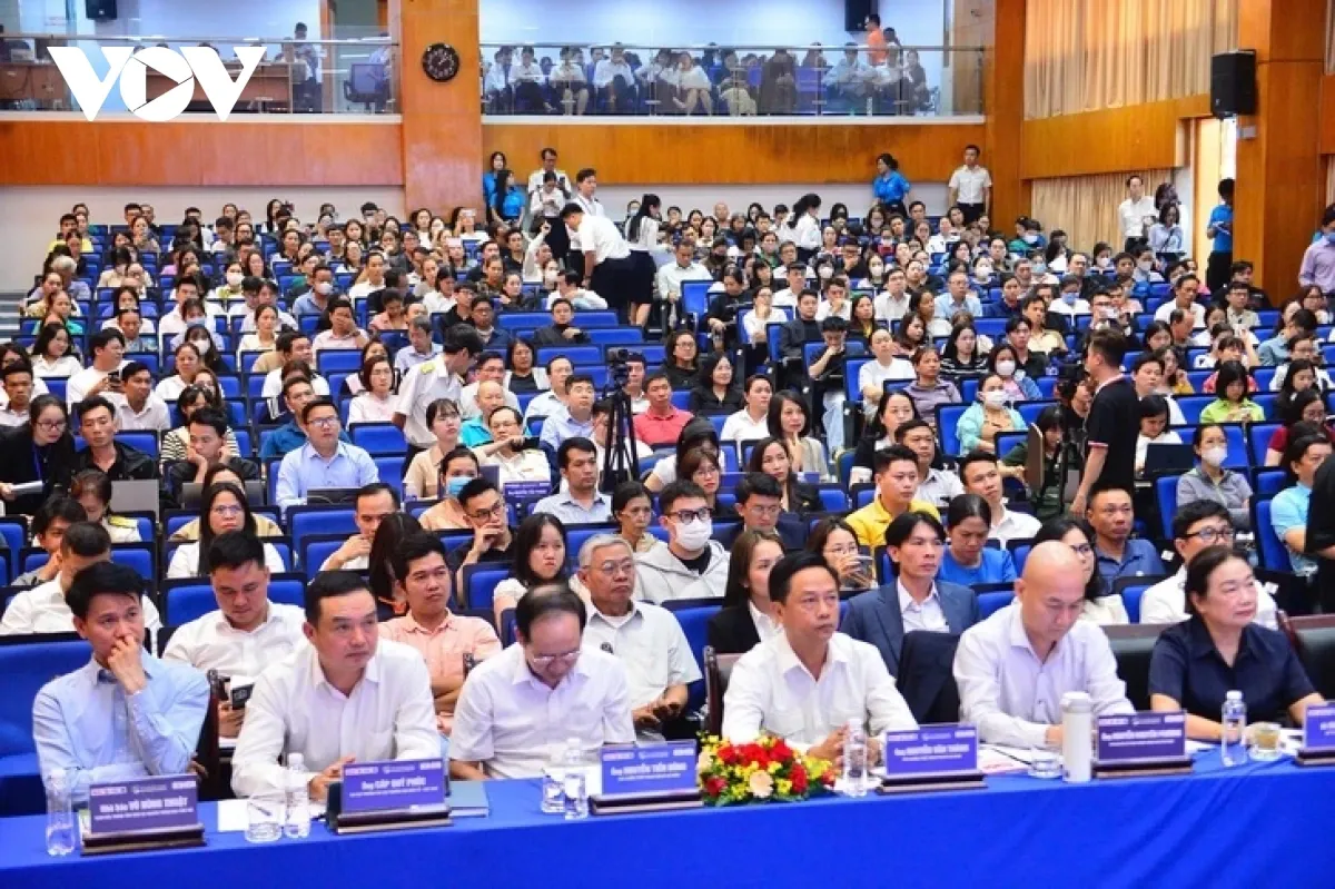 Kh&ocirc;ng kiểm tra, truy thu thuế hộ kinh doanh trong giai đoạn đầu chuyển đổi- Ảnh 1.