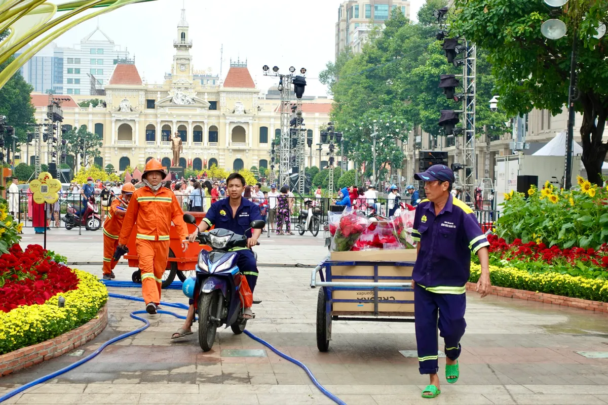 Đường hoa Nguyễn Huệ đã sẵn sàng đón khách tham quan - Ảnh 20.