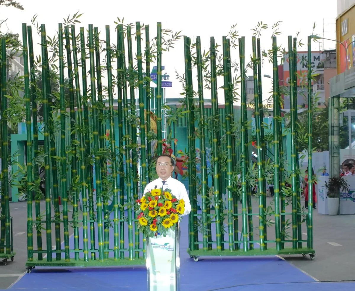 Khai mạc Lễ hội Đường sách Tết Bính Ngọ: Xuân hội tụ - Vững bước vươn mình- Ảnh 5. Khai mạc Lễ hội Đường sách Tết Bính Ngọ: Xuân hội tụ - Vững bước vươn mình- Ảnh 5.