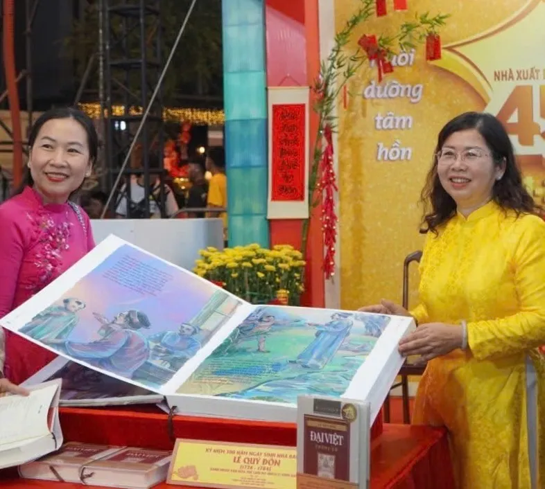 Khai mạc Lễ hội Đường sách Tết Bính Ngọ: Xuân hội tụ - Vững bước vươn mình- Ảnh 9. Khai mạc Lễ hội Đường sách Tết Bính Ngọ: Xuân hội tụ - Vững bước vươn mình- Ảnh 9.