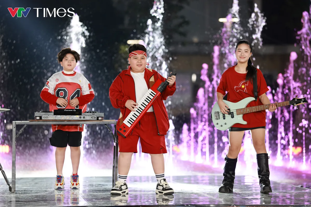 Diễn vi&ecirc;n nh&iacute; h&ograve;a giọng 'Vui như Tết' tại Gặp gỡ diễn vi&ecirc;n truyền h&igrave;nh 2026- Ảnh 1.